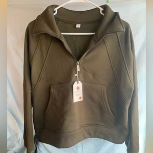 Women’s Laslulu medium 3/4 zip up green sweater with pockets